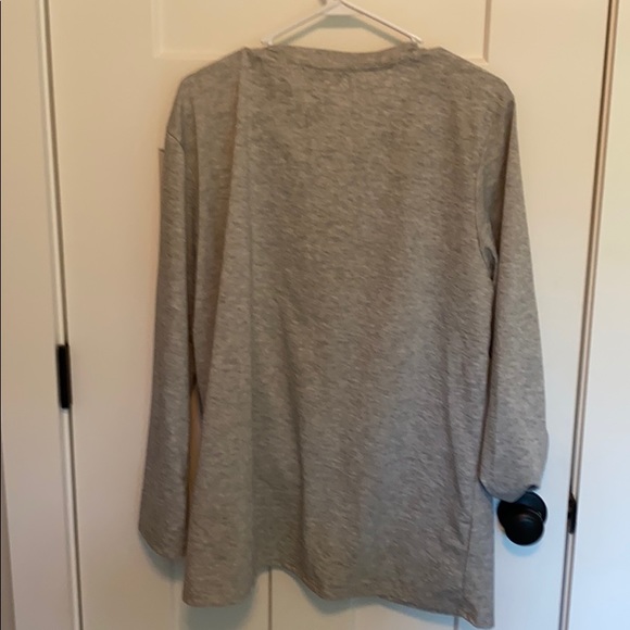 Long sleeves t shirt material with front knot - Picture 2 of 2